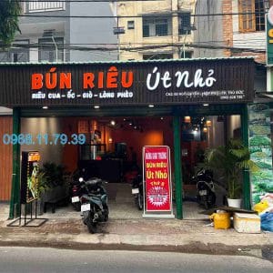 Bảng hiệu thanh lam tôn tại quận 2