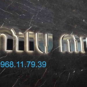 Làm logo inox trắng xước tại Quận 10