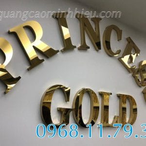 Logo inox đánh bóng tạo sự sang trọng và đẳng cấp.