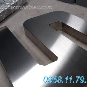 Gia công chữ inox trắng xước tại quận 7